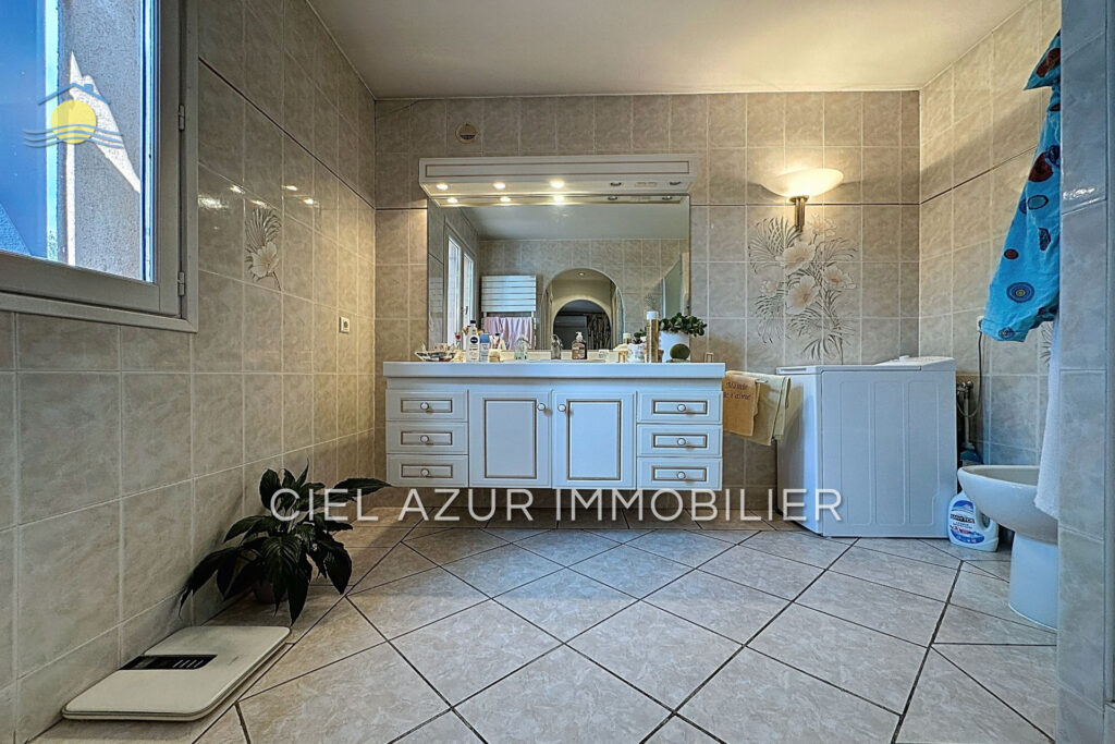 vente maison 6 Pièce(s) – 6 pièces – 3 chambres – 132.79 m²