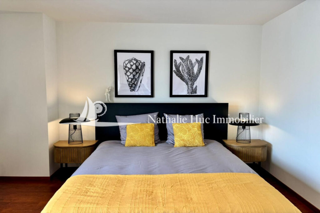 vente maison contemporaine 5 Pièce(s) – 5 pièces – 3 chambres – 4  – 174.00 m²