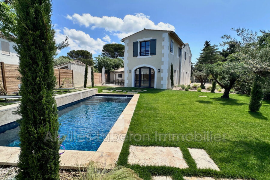 Maison à louer à Eygalières