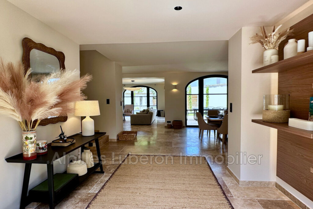 location saisonnière maison de village 6 Pièce(s) – 6 pièces – 4 chambres – 219.00 m²