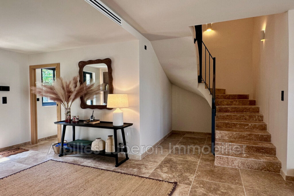 location saisonnière maison de village 6 Pièce(s) – 6 pièces – 4 chambres – 219.00 m²