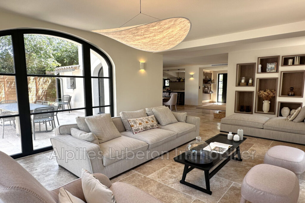 location saisonnière maison de village 6 Pièce(s) – 6 pièces – 4 chambres – 219.00 m²