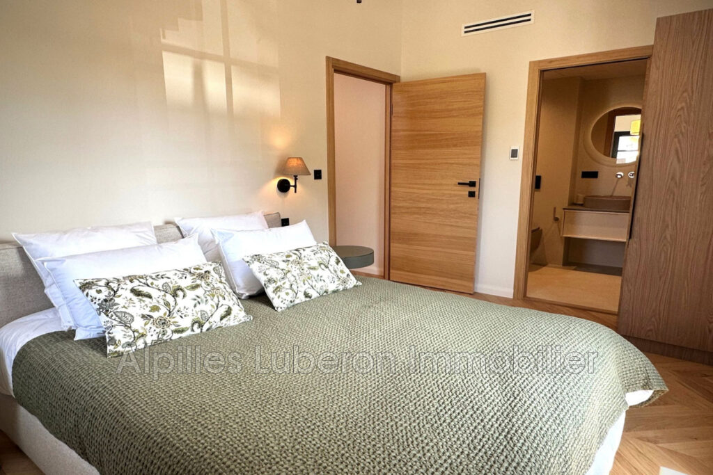 location saisonnière maison de village 6 Pièce(s) – 6 pièces – 4 chambres – 219.00 m²