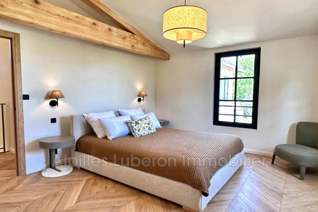 location saisonnière maison de village 6 Pièce(s) – 6 pièces – 4 chambres – 219.00 m²