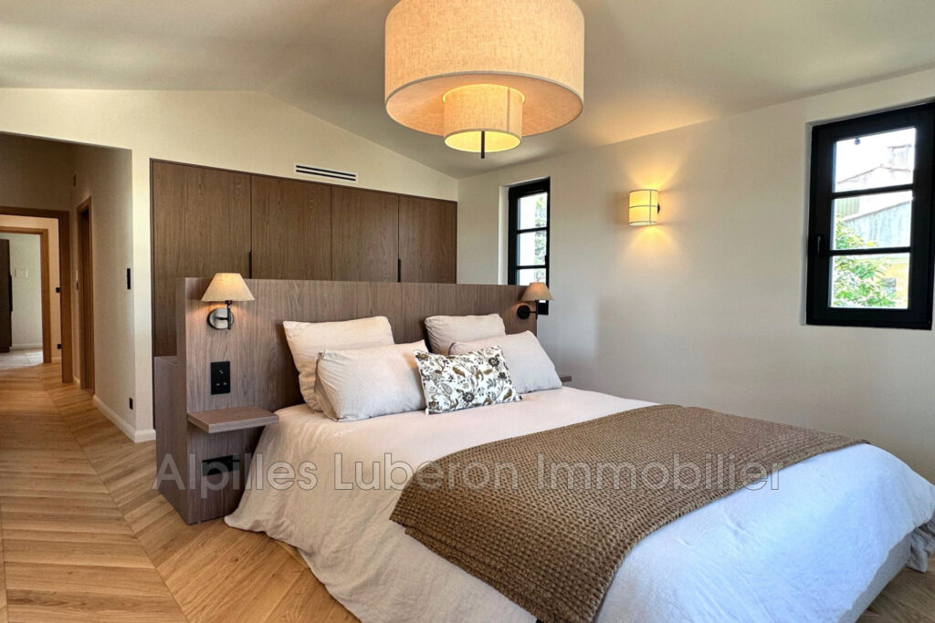 location saisonnière maison de village 6 Pièce(s) – 6 pièces – 4 chambres – 219.00 m²