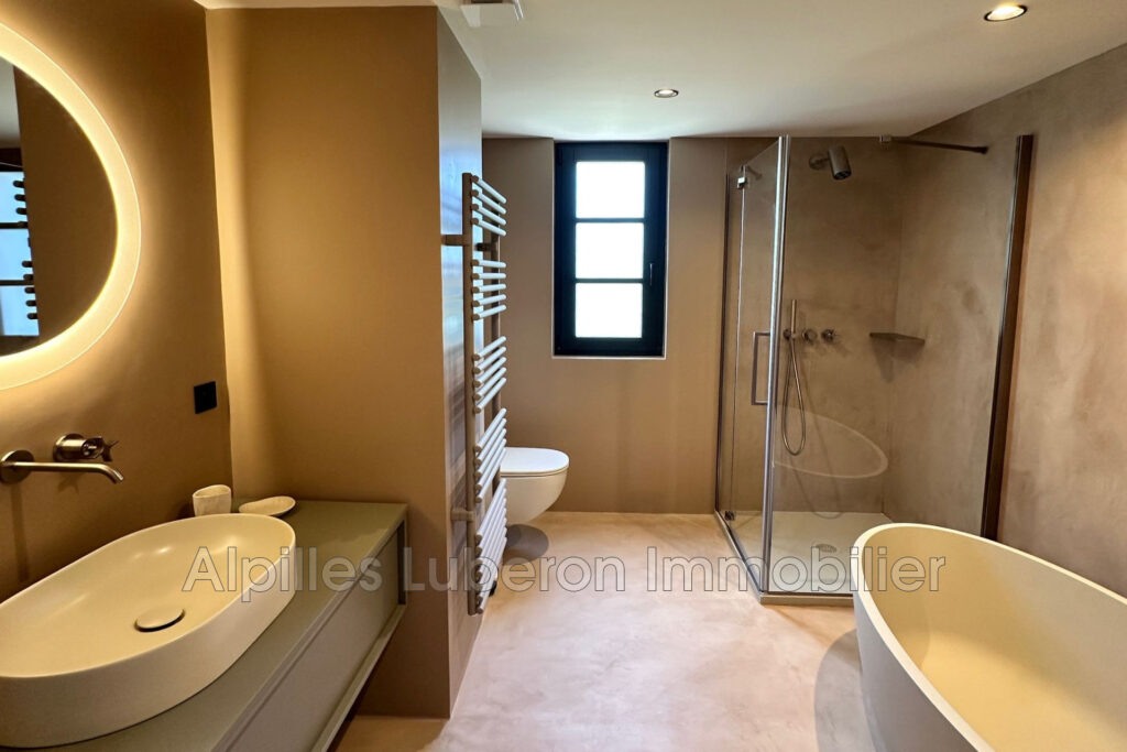 location saisonnière maison de village 6 Pièce(s) – 6 pièces – 4 chambres – 219.00 m²