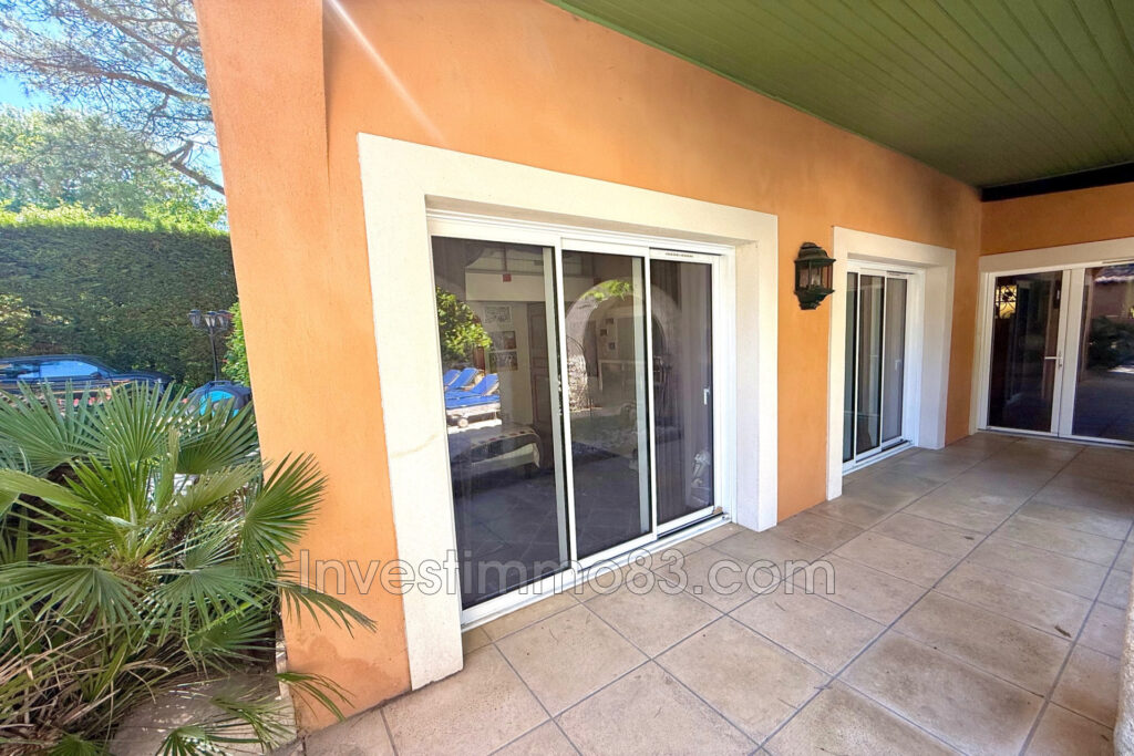 Proche des commodités et des axes routiers, dans un quartier r – 7 pièces – NR chambres – 250.00 m²