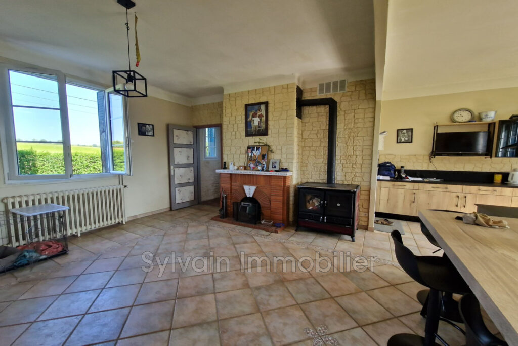 vente maison 6 Pièce(s) – 6 pièces – 4 chambres – 216.00 m²