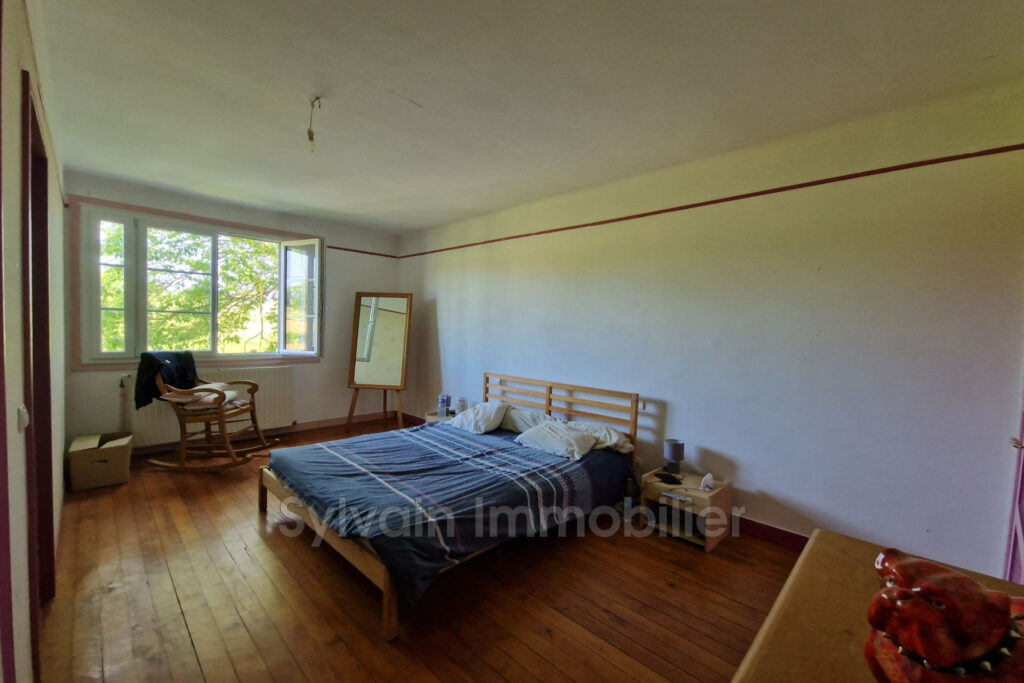 vente maison 6 Pièce(s) – 6 pièces – 4 chambres – 216.00 m²