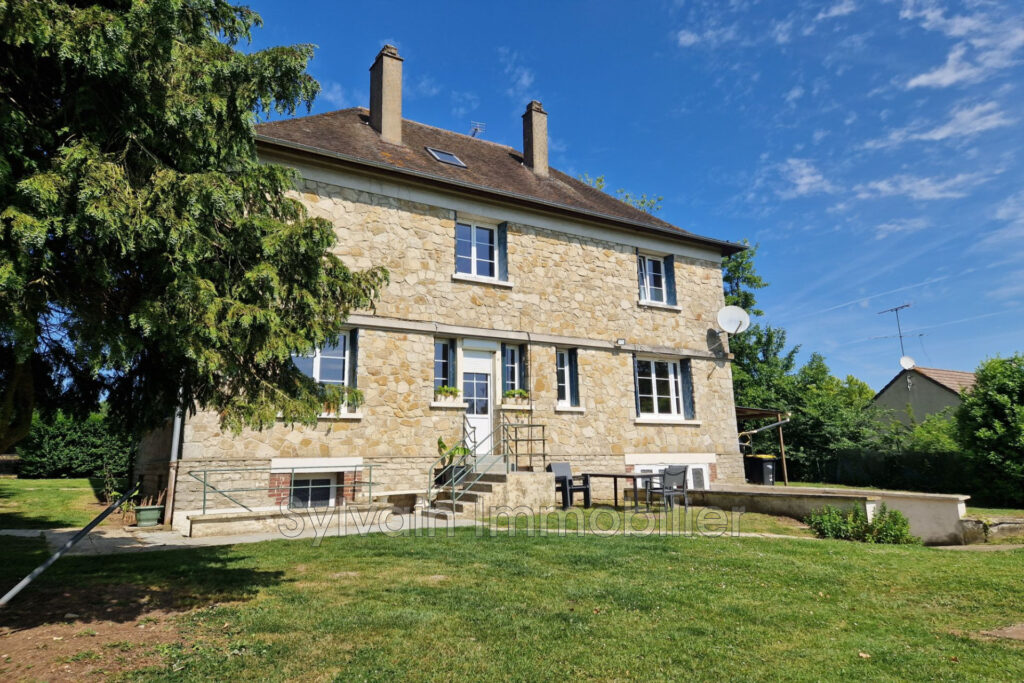 vente maison 6 Pièce(s) – 6 pièces – 4 chambres – 216.00 m²