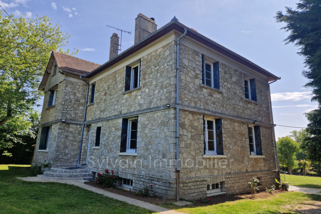 vente maison 6 Pièce(s) – 6 pièces – 4 chambres – 216.00 m²