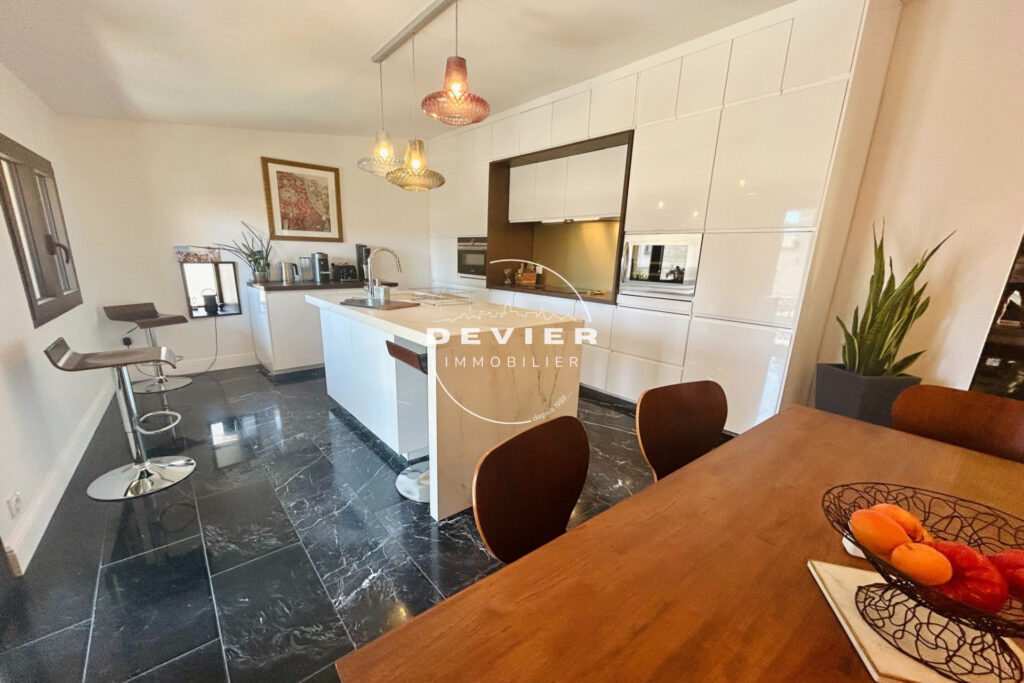 vente maison de caractère 7 Pièce(s) – 7 pièces – 5 chambres – 200.00 m²