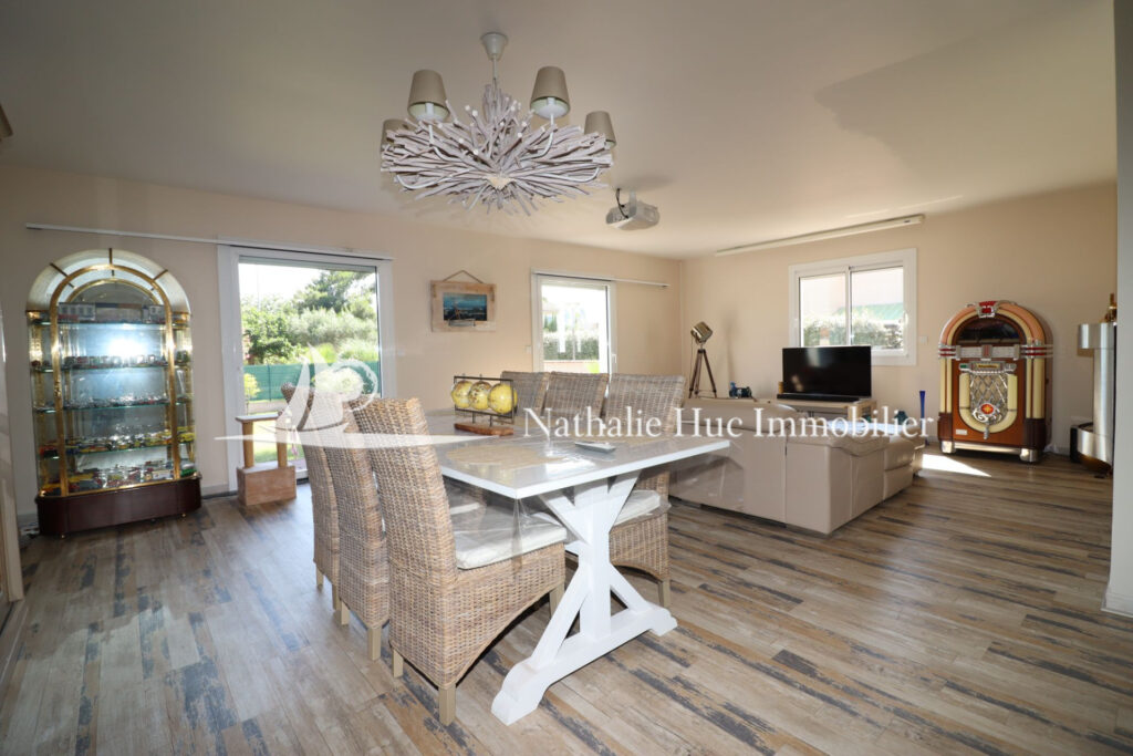 vente maison contemporaine 5 Pièce(s) – 5 pièces – 3 chambres – 160.00 m²