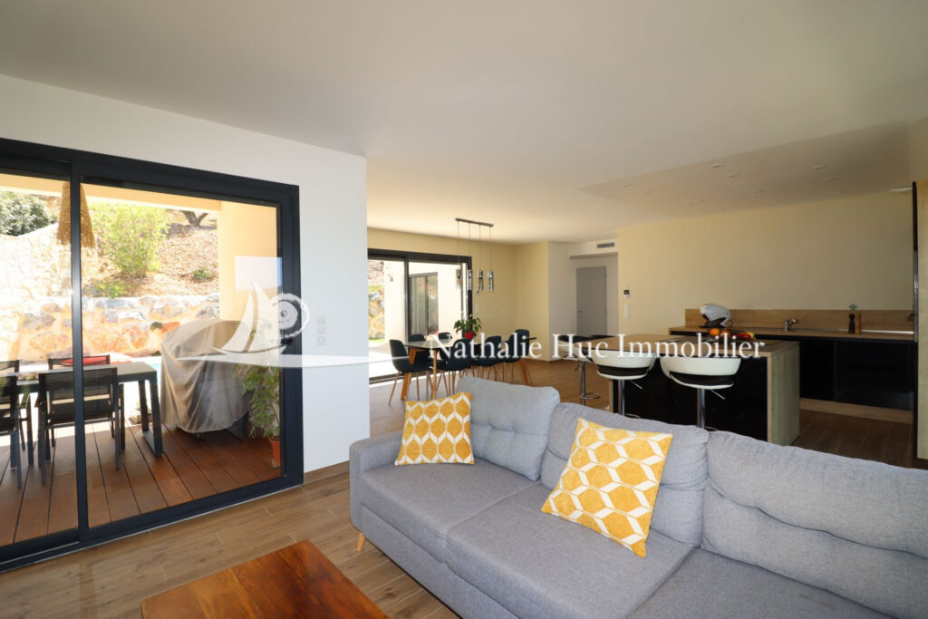 vente villa 5 Pièce(s) – 5 pièces – 4 chambres – 160.00 m²