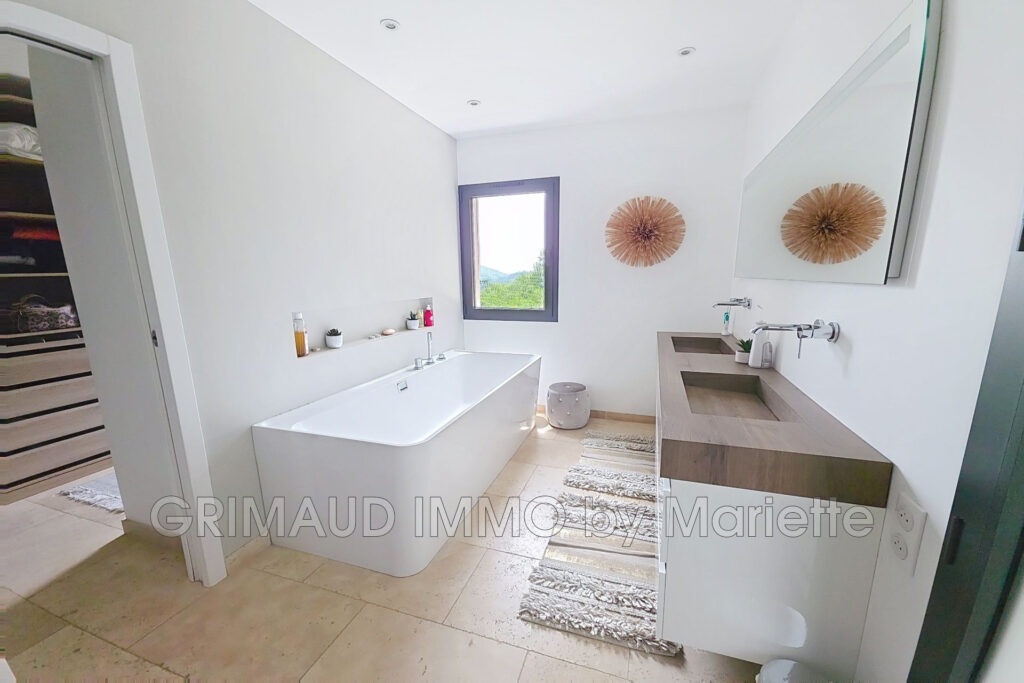 vente villa contemporaine 5 Pièce(s) – 5 pièces – 4 chambres – 210.00 m²