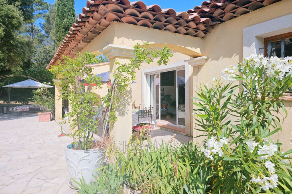 Belle Maison néo-provençale de 110 m² environ de plain-pied su – 5 pièces – 4 chambres – 150.00 m²