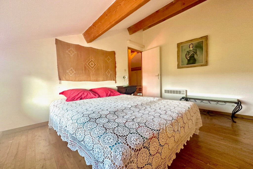 Maison de village à 500 m de la plage de l’Almanarre et à 2 pa – 4 pièces – 3 chambres – 91.80 m²