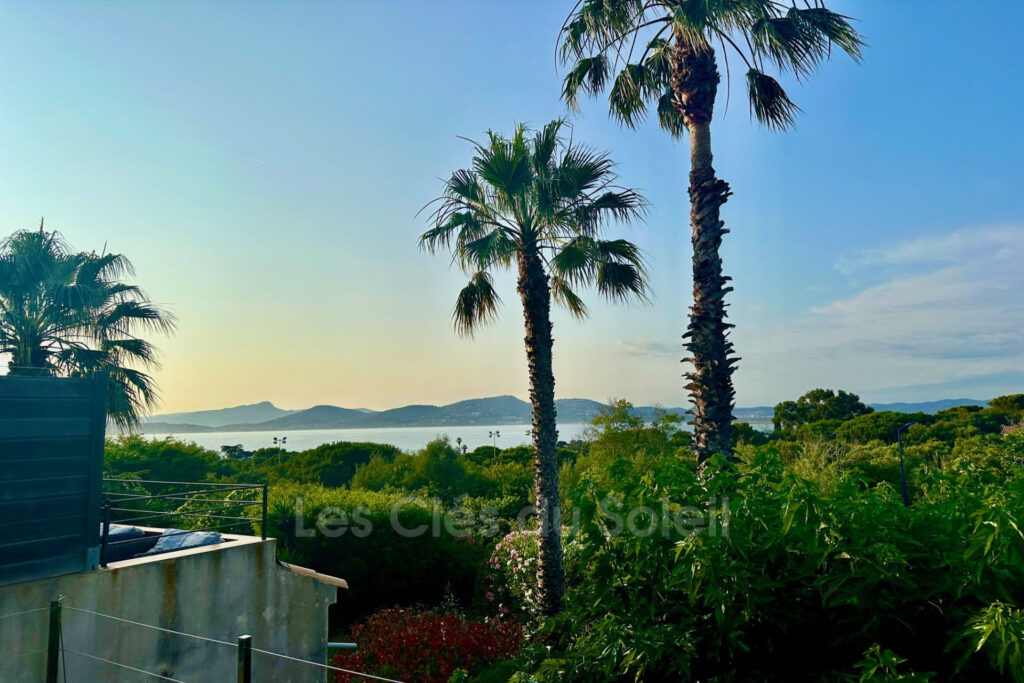 Maison de village à 500 m de la plage de l’Almanarre et à 2 pa – 4 pièces – 3 chambres – 91.80 m²