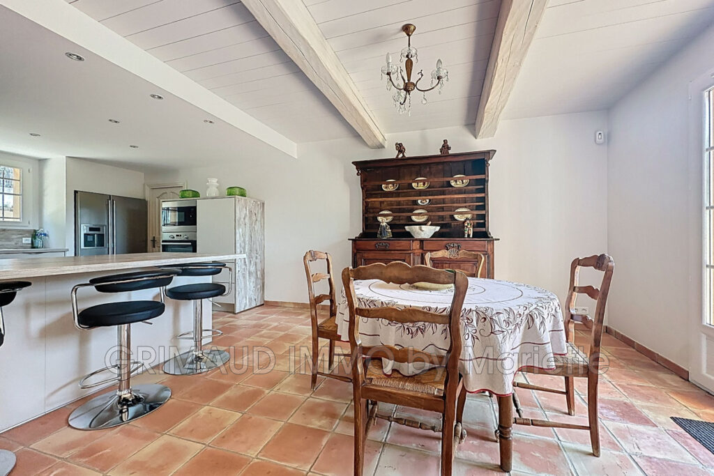 belle villa avec vue panoramique – 5 pièces – 4 chambres – 4  – 200.00 m²