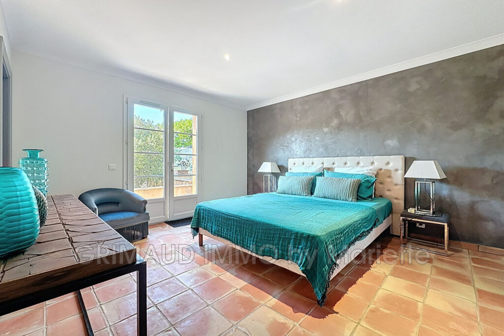 belle villa avec vue panoramique – 5 pièces – 4 chambres – 4  – 200.00 m²