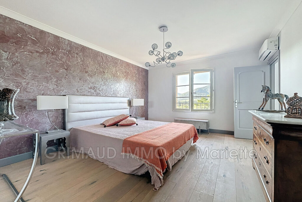 belle villa avec vue panoramique – 5 pièces – 4 chambres – 4  – 200.00 m²