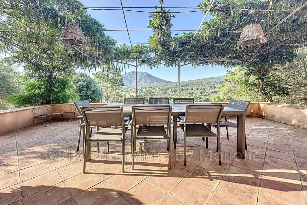 belle villa avec vue panoramique – 5 pièces – 4 chambres – 4  – 200.00 m²