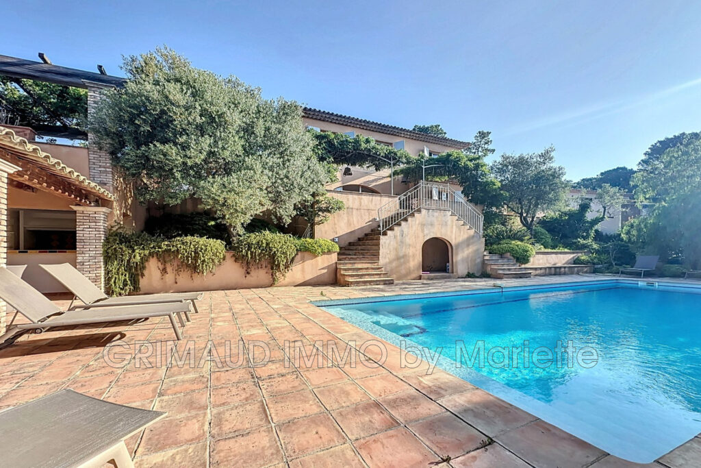 belle villa avec vue panoramique – 5 pièces – 4 chambres – 4  – 200.00 m²