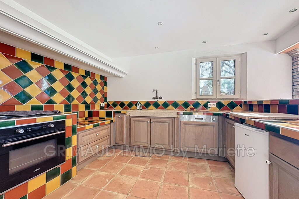 belle villa avec vue panoramique – 5 pièces – 4 chambres – 4  – 200.00 m²