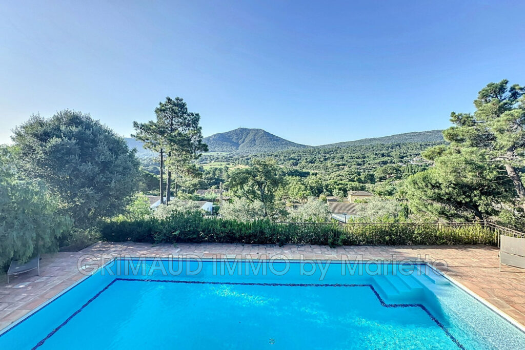 belle villa avec vue panoramique – 5 pièces – 4 chambres – 4  – 200.00 m²