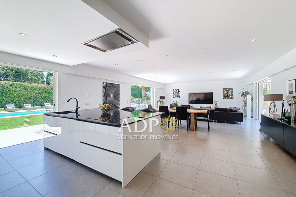 vente maison 5 Pièce(s) – 5 pièces – 4 chambres – 140.00 m²