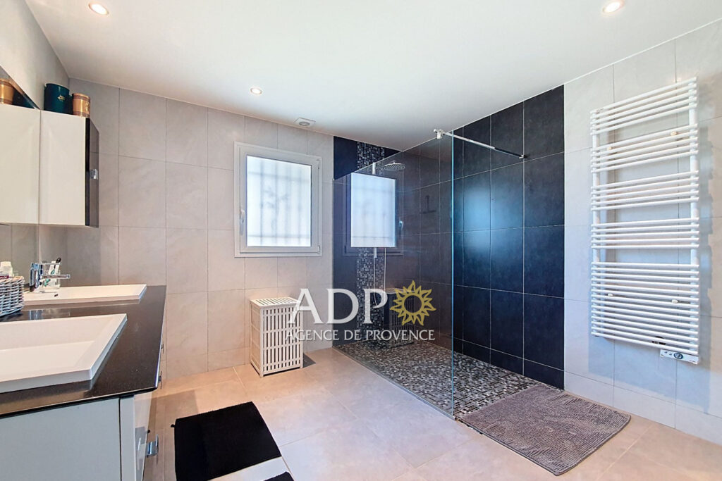 vente maison 5 Pièce(s) – 5 pièces – 4 chambres – 140.00 m²