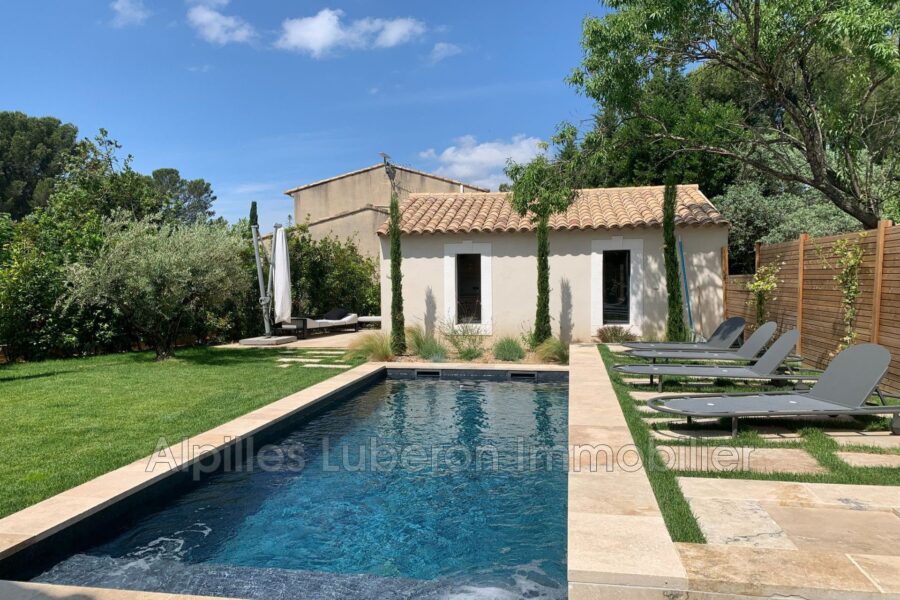 Maison à louer à Eygalières