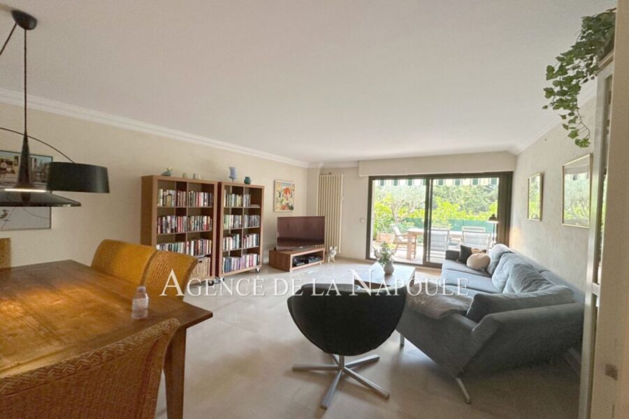 Appartement à vendre à Mandelieu-la-napoule — Vue parc — photo 3