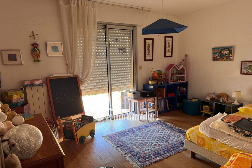 vente villa 7 Pièce(s) – 7 pièces – 5 chambres – 270.00 m²