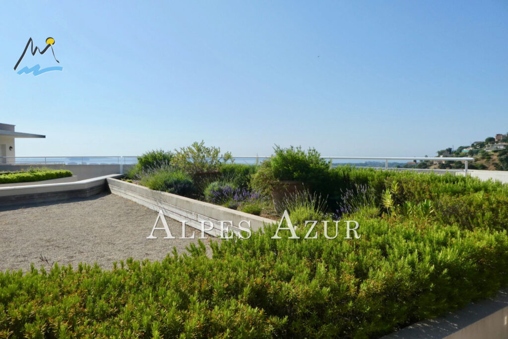 A VENDRE BEAU STUDIO de 29 m2 avec TERRASSE et grand BOX  RÉSI – 1 pièce – NR chambres – 29.25 m²