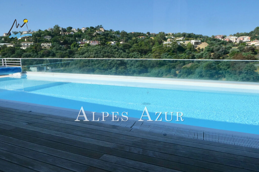 A VENDRE BEAU STUDIO de 29 m2 avec TERRASSE et grand BOX  RÉSI – 1 pièce – NR chambres – 29.25 m²