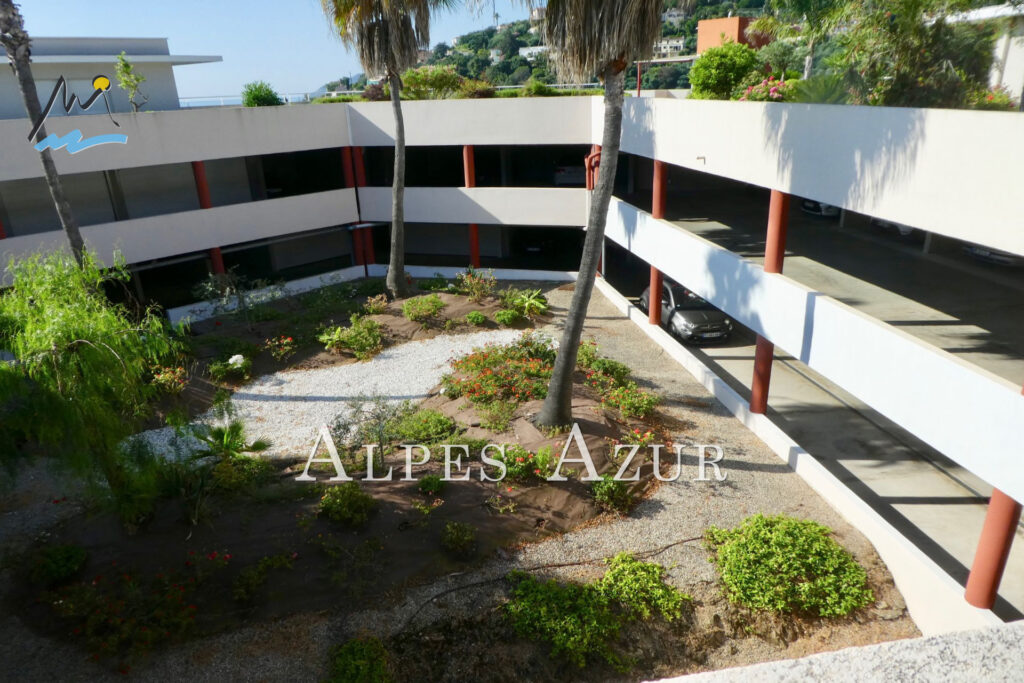 A VENDRE BEAU STUDIO de 29 m2 avec TERRASSE et grand BOX  RÉSI – 1 pièce – NR chambres – 29.25 m²