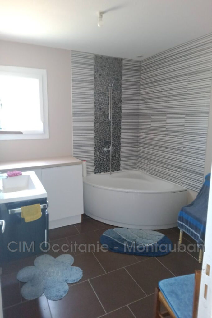 vente  – NR pièces – 4 chambres – 132.00 m²