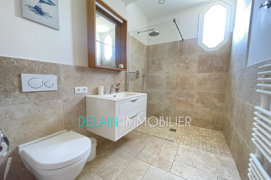 vente villa 11 Pièce(s) – 11 pièces – 9 chambres – 220.00 m²