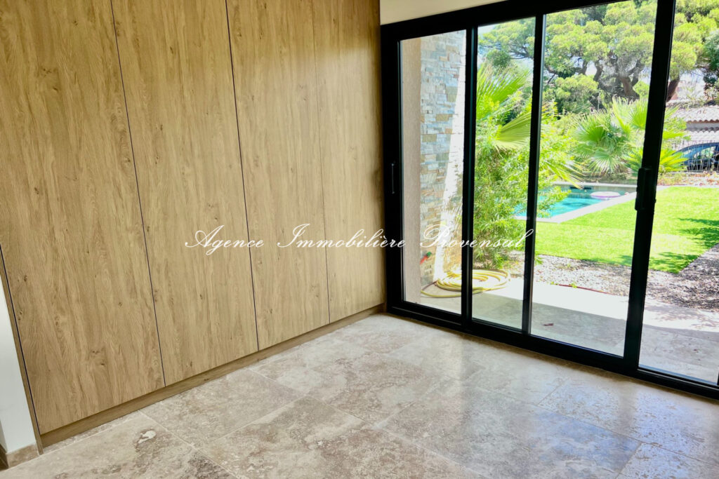 vente villa 5 Pièce(s) – 5 pièces – 4 chambres – 125.90 m²