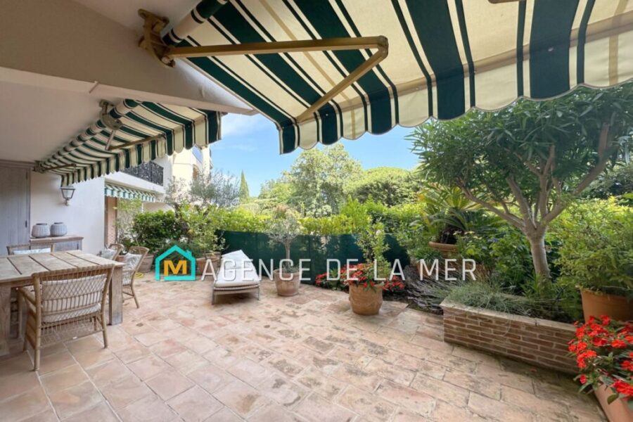 Appartement à vendre à Mandelieu-la-napoule — Vue parc — photo 1