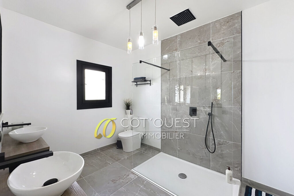 vente maison 6 Pièce(s) – 6 pièces – 4 chambres – 226.00 m²