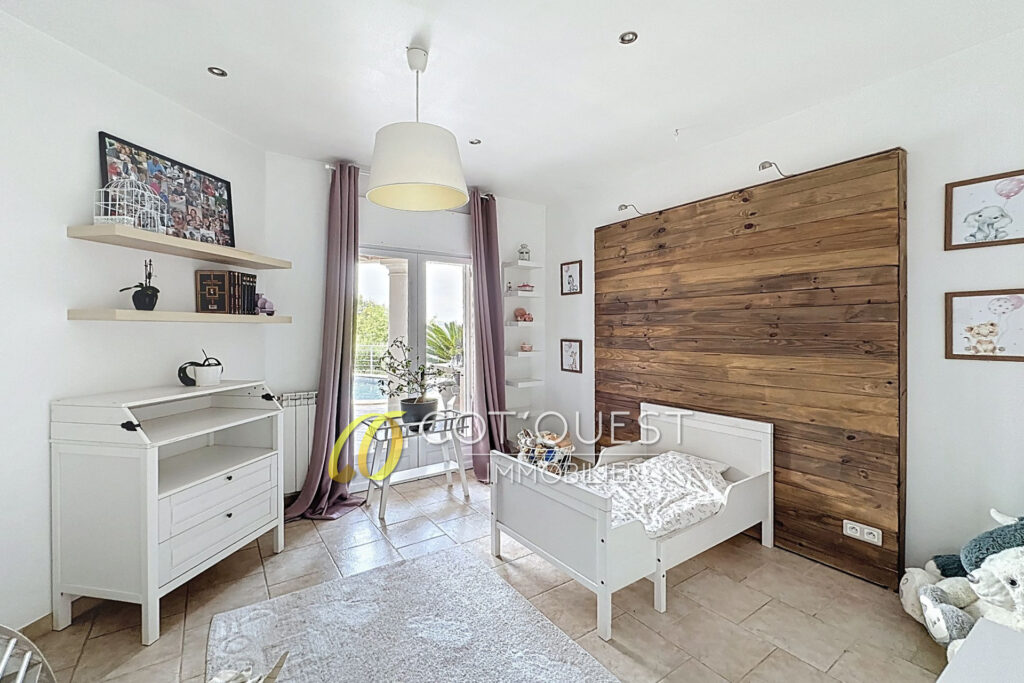 vente maison 6 Pièce(s) – 6 pièces – 4 chambres – 226.00 m²