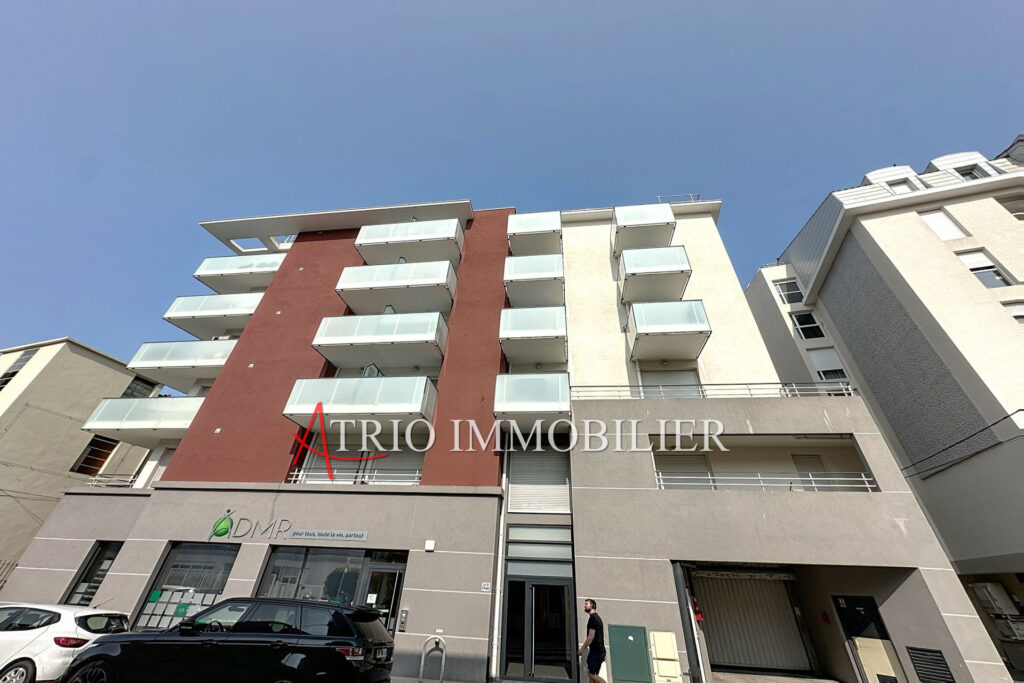 INVESTISSEURS! Rare à la vente, dans une superbe résidence réc – 1 pièce – NR chambres – 19.50 m²