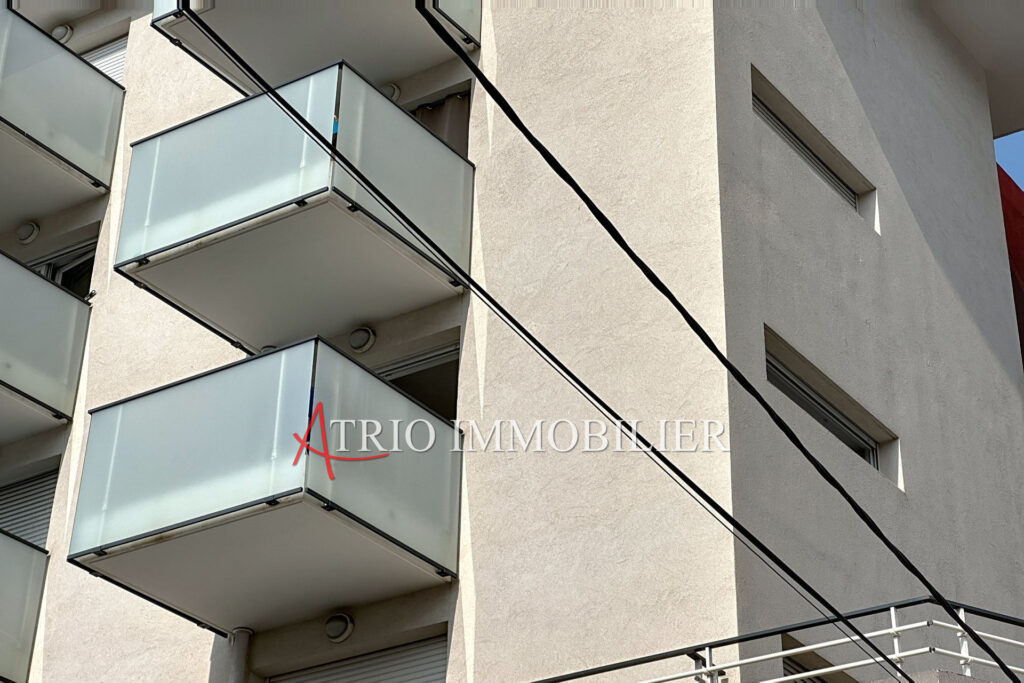 INVESTISSEURS! Rare à la vente, dans une superbe résidence réc – 1 pièce – NR chambres – 19.50 m²