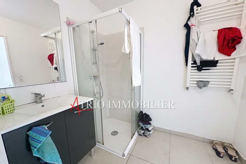 INVESTISSEURS! Rare à la vente, dans une superbe résidence réc – 1 pièce – NR chambres – 19.50 m²