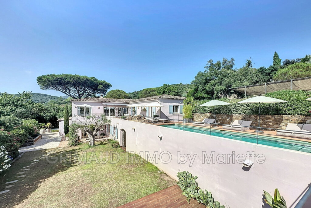 belle proprieté avec vue degagée, piscine et 2 appartements in – 10 pièces – 7 chambres – 280.00 m²