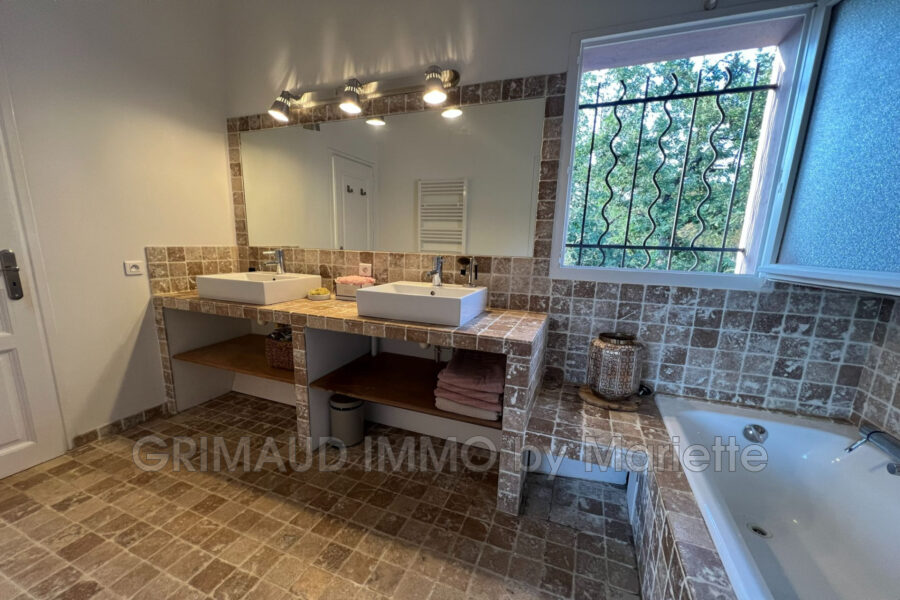 Maison à vendre à Grimaud