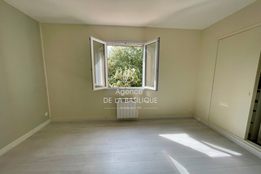 Maison à vendre à Saint-maximin-la-sainte-baume — Vue nature — photo 7