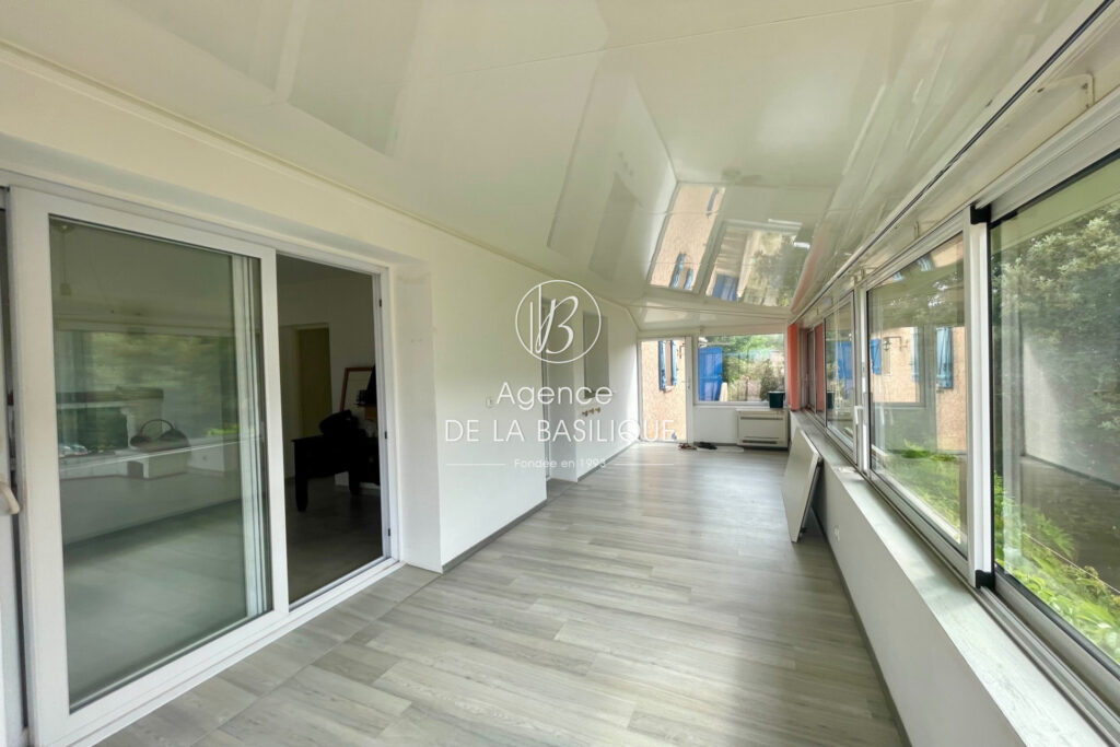 vente  4 Pièce(s) – 4 pièces – 3 chambres – 127.00 m²